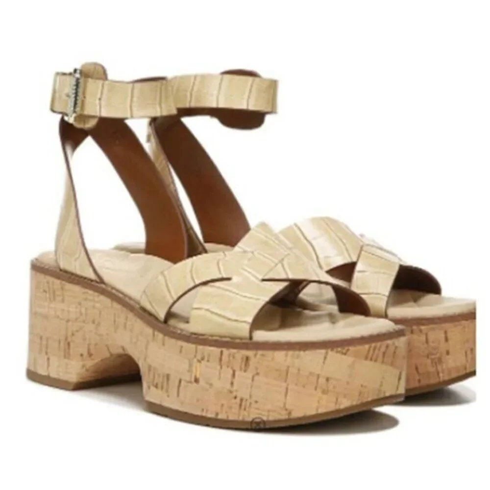 FRANCO SARTO Embossed Leather Platform‎ Sandal